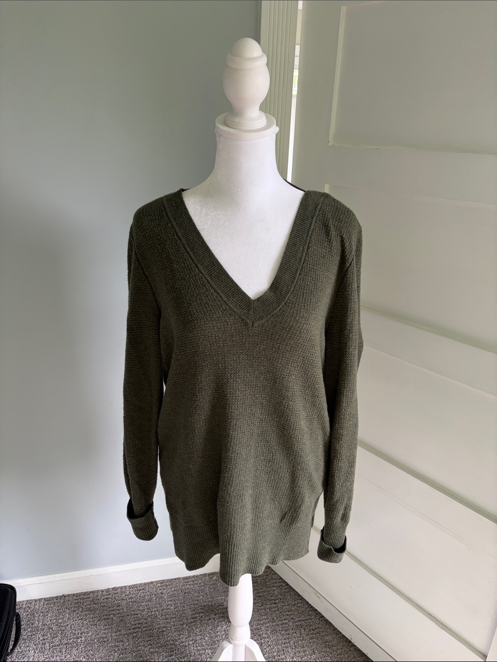 Gap olive sweater